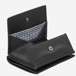 NEW IN BOX ITALIAN LEATHER SMALL RFID BLOCKING WALLET WITH FAB FEATURES!!!